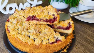 Streuselkuchen mit Kirschen, einfaches Rezept mit knusprigen Streuseln! Saftig lecker