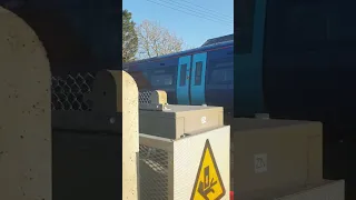 Wateringbury Station level crossing in kent