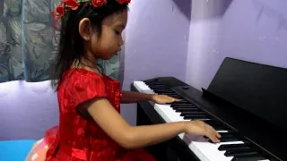 5yo self taught Yejin plays Nocturne in C# Minor