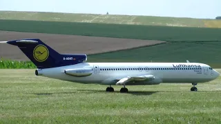 LOW PASS Boeing 727 RC Turbine Scale Model Airliner