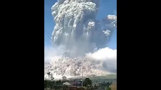 на острове Ява произошло извержение вулкана ! #news #world #новости #apocalypse