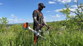 Cutting fresh grass with Stihl Fs 561-C for the first time this season.( Motocoasa Stihl.)