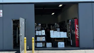 A comic/Toy store in a storage unit? Welcome to Fisk Comics!! (daily toy hunt)