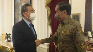 Chinese FM, Indonesian president vow to deepen bilateral ties