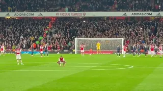 Gabriel 🇧🇷 could not even bear to watch Auba’s 🇬🇦 penalty against Villa last night 🤣😭