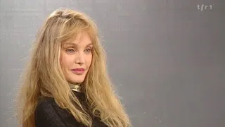 Arielle Dombasle - RTS Pardonnez-moi : interview par Darius Rochebin pour (3 octobre 2010)