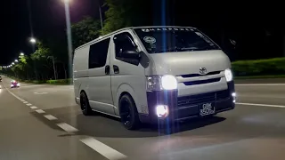 A simple look for a Toyota Hiace.