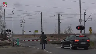 Przejazd kolejowy Sadowice Wrocławskie #1 (PL) - 26.2.2021 / Železniční přejezd / Railroad crossing