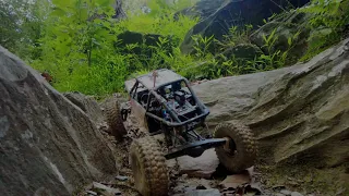 Axial Capra - Rock Crawling