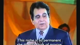 Dilip Kumar pays tribute to Lataji