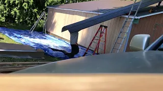 How to safely handle 27' long metal roofing