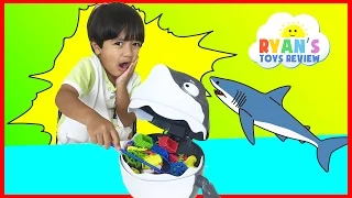 Family Fun Game Night Shaky Shark Animal Planet with Egg Surprise toys
