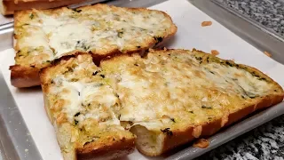 Cheesy Garlic Bread | Easy Garlic Bread Recipe | How to Make Garlic Bread Spread