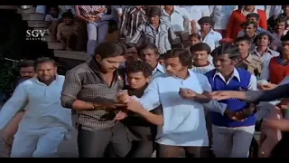 Unemployed Ambarish Selling Dr. Rajkumar Movie Black Tickets | Chakravyuha Kannada Movie Scene