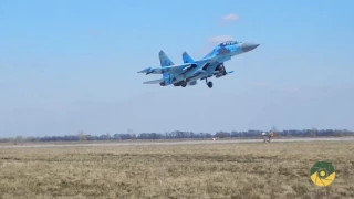 Повітряні бої на винищувачах Су-27