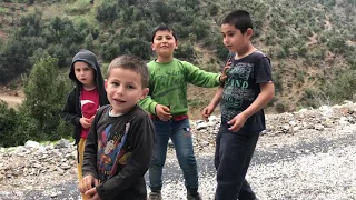 Yol tarifi yapan çocuklar ve lakapları :)