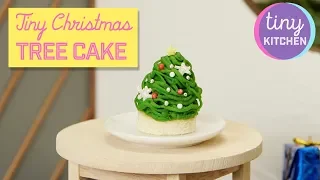 Tiny Christmas Tree Cake | Tiny Kitchen Japan