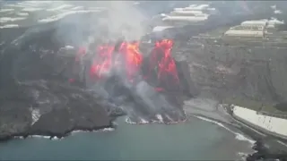 El volcán desde el aire: así se ve la formación de una nueva fajana en La Palma