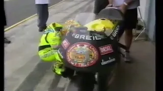 Valentino rossi saat muda yang emosional