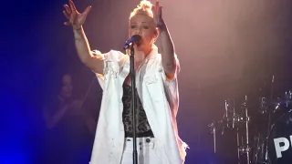 Pink - For Now - LIVE @ Pro7 in concert in Berlin 09.12.2017