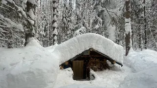 MAKING FURNITURE IN A DUGOUT! I'M BUILDING A SHELTER DUGOUT. CREATE COMFORT INSIDE. Snow Bushcraft