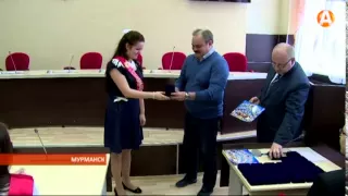 Лучшие выпускники Мурманска пришли на «последний» урок к мэру 25.05.2015