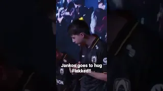 JANKOS hugs FLAKKED after Heretics Showmatch