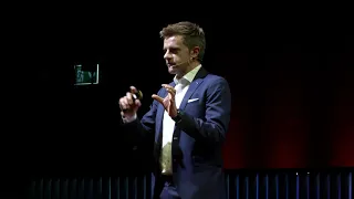 Under Stress Decision Making: l'esperienza di uno dei migliori arbirti | Nicola Rizzoli | TEDxVerona