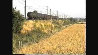 Class 37 37718 & Class 60 60047 Frinkley lane Crossing ECML 05/08/1998