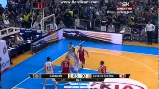 Trojka Đenke sa 8 metara u finišu utakmice! Partizan - Crvena zvezda 85:95