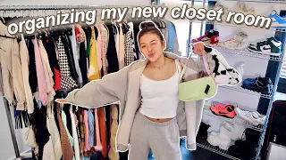 ORGANIZING MY HUGE WALK-IN CLOSET ROOM! | MOVING TO LA AT 18 PART 5