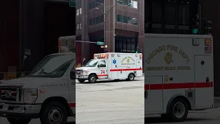 Проезжающая машина скорой помощи в центре Чикаго, США! / Passing ambulance in the Chicago, USA