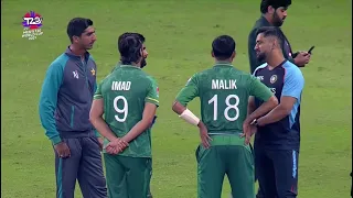 MS Dhoni talking with Babar Azam, Shoaib Malik and other Pak players