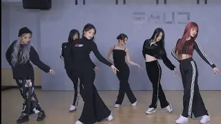 ((G)-I-DLE - HWAA [DANCE MIRRORED]