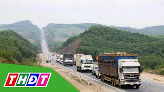 Sẽ cấm ô tô trên 30 chỗ, xe tải nặng vào cao tốc Cam Lộ - La Sơn | THDT