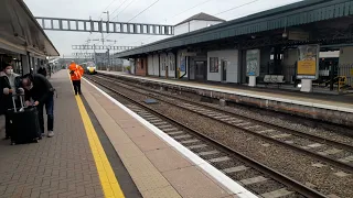 Class 800 passes Didcot Parkway