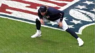 Brooks Reed warming up before Titans game