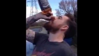 Tek Dikişte 70'lik (70 CC) Jack Daniels'i Bitiren Adam