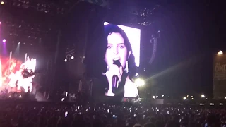 Lana del Rey ao vivo no Lollapalooza 2018 (Video Games e Ultraviolence).