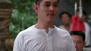 Непобедимый боец Jet Li тренировки