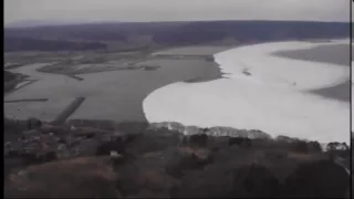 東北地方太平洋沖地震による津波（岩手県久慈市上空）