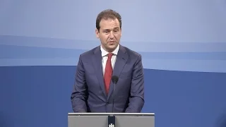 Viceminister-president Asscher over de economie en werkgelegenheid