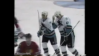 Viktor Kozlov's first NHL goal from Ozolins's pass vs Blackhawks (21 mar 1995)