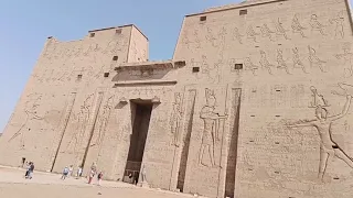 Le magnifique Temple d, Horus à Edfou.معبد حورس الرائع بإدفو.