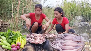 Yummy! Squid salad cooking with Hot salt chili for dinner - Survival cooking