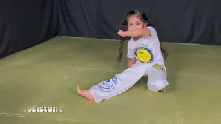 Axé Capoeira - Mini-kids Movements