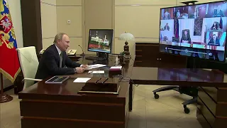 Президент РФ выступил на совещании судей