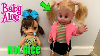 BABY ALIVE Nikki Gets Glasses New Girl Picks on her