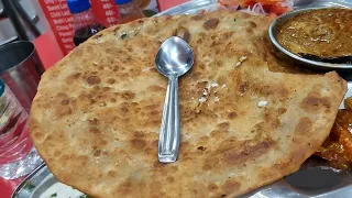 Most Tasty Paratha in Laxmi Nagar Delhi | Bahubali Paratha | Mama Ji Ka Hotel - Street Food India