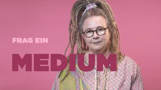 FRAG EIN MEDIUM | Corinne über Rufe aus dem Jenseits